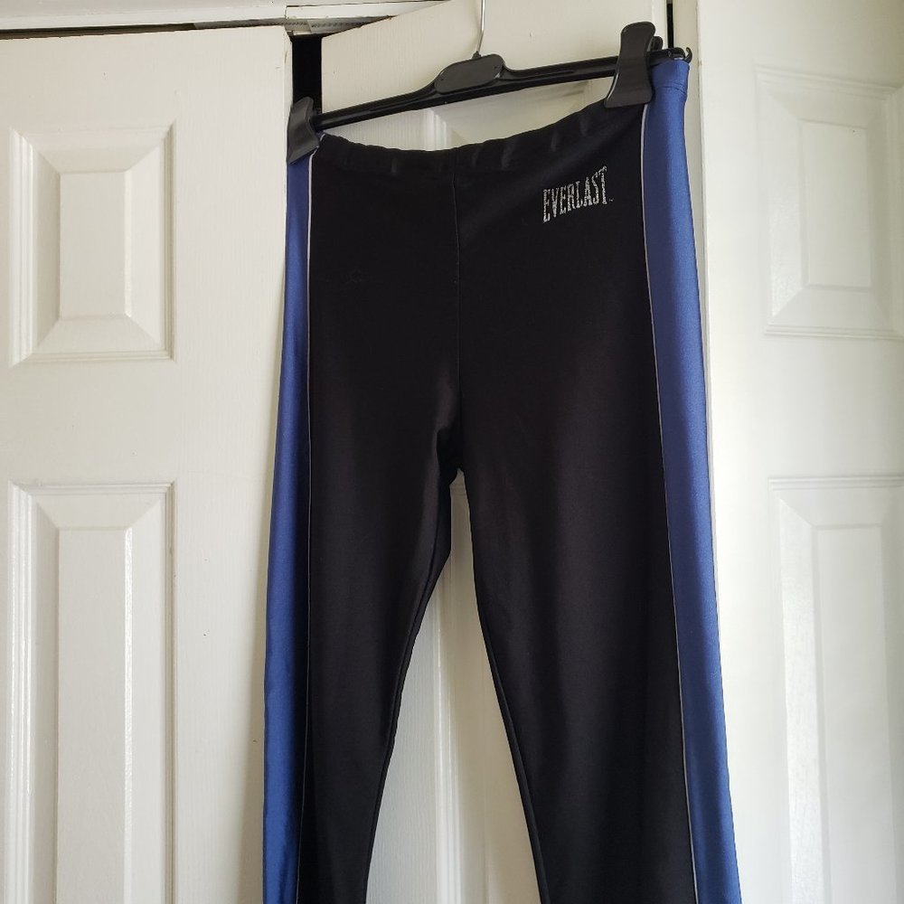 ***SOLD***Everlast Gym Wear